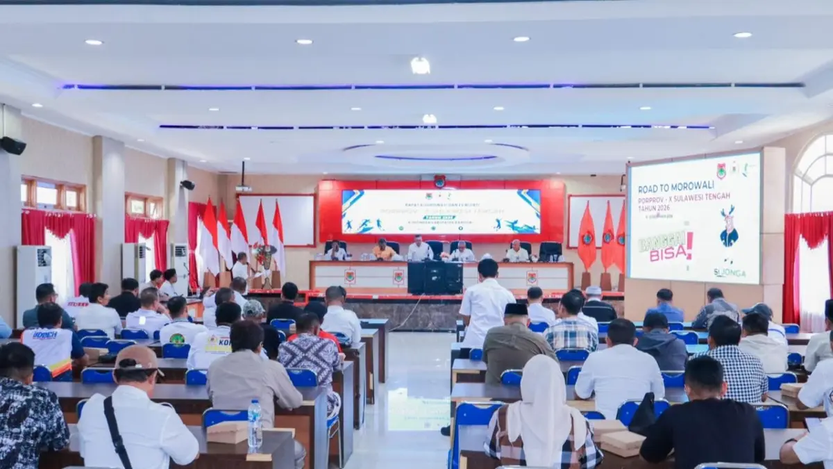 RAKOR: Bupati Banggai, H. Amirudin Tamoreka, memimpin rakor dan evaluasi Road to Morowali Porprov X Sulteng.(FOTO: NENDRA PRASETYA/RADAR PALU). 