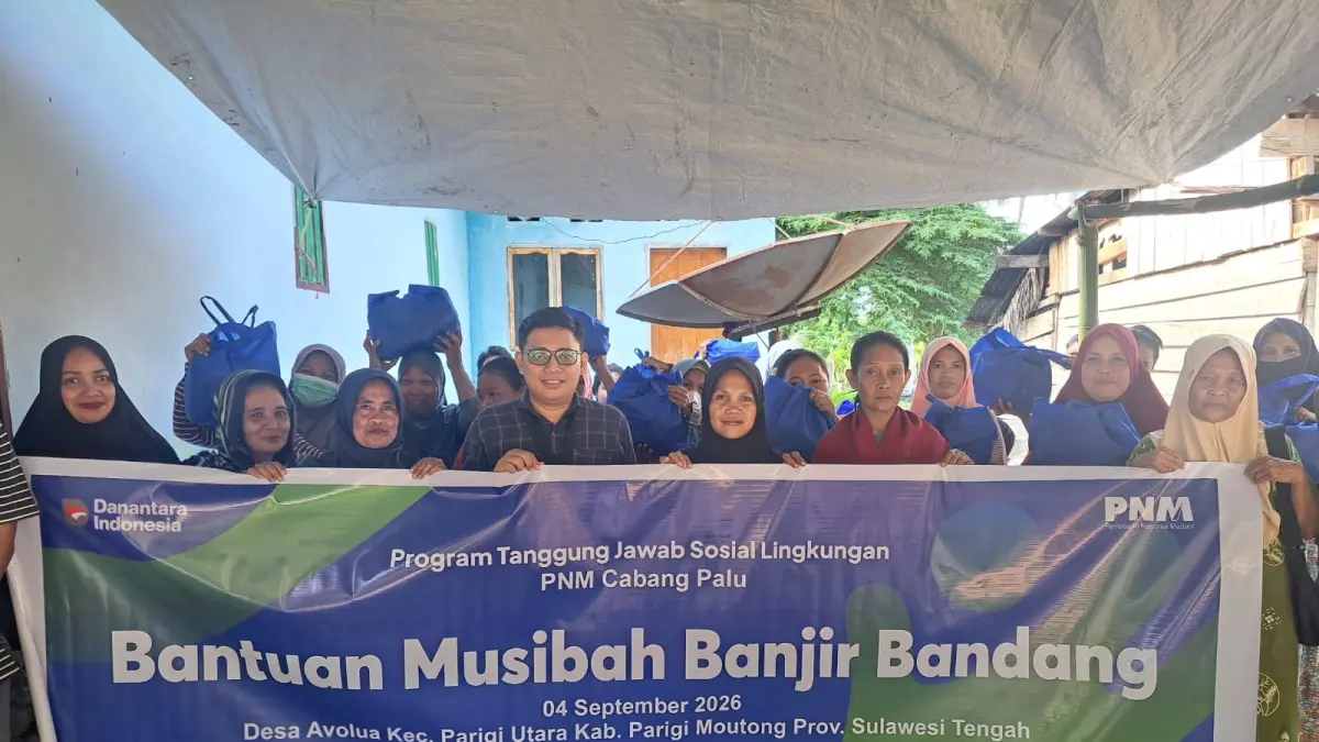 RINGANKAN BEBAN: Penyaluran bantuan dalam Program Tanggung Jawab Sosial dan Lingkungan (TJSL) PNM Cabang Palu.(IST)
