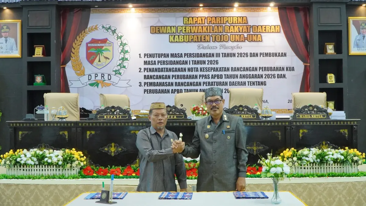 KESEPAKATAN: DPRD Touna menggelar paripurna penandatanganan Nota Kesepakatan Rancangan KUA dan PPAS Tentang Perubahan APBD 2026.(FOTO: HERIYANTO  LIMAHU/RADAR PALU).