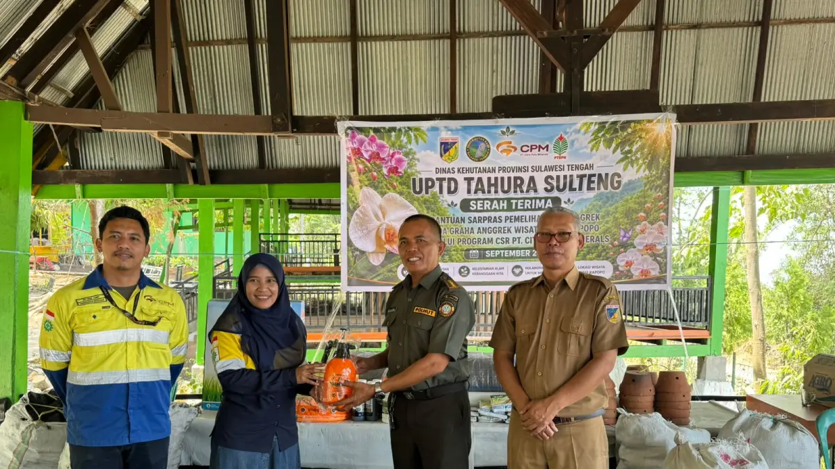 PT CPM menyerahkan bantuan sarana dan prasarana budidaya anggrek kepada UPTD Tahura Sulawesi Tengah di TWA Kapopo, Sigi, Senin (7/9/2026).