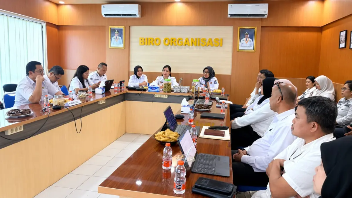 Biro Organisasi Setdaprov Sulteng menerima kunjungan Sekda Kabupaten Poso Heningsih E.G. Tampai bersama jajaran untuk membahas penataan kelembagaan perangkat daerah 2027, Rabu (9/9/2026). FOTO: IST/RADAR PALU 