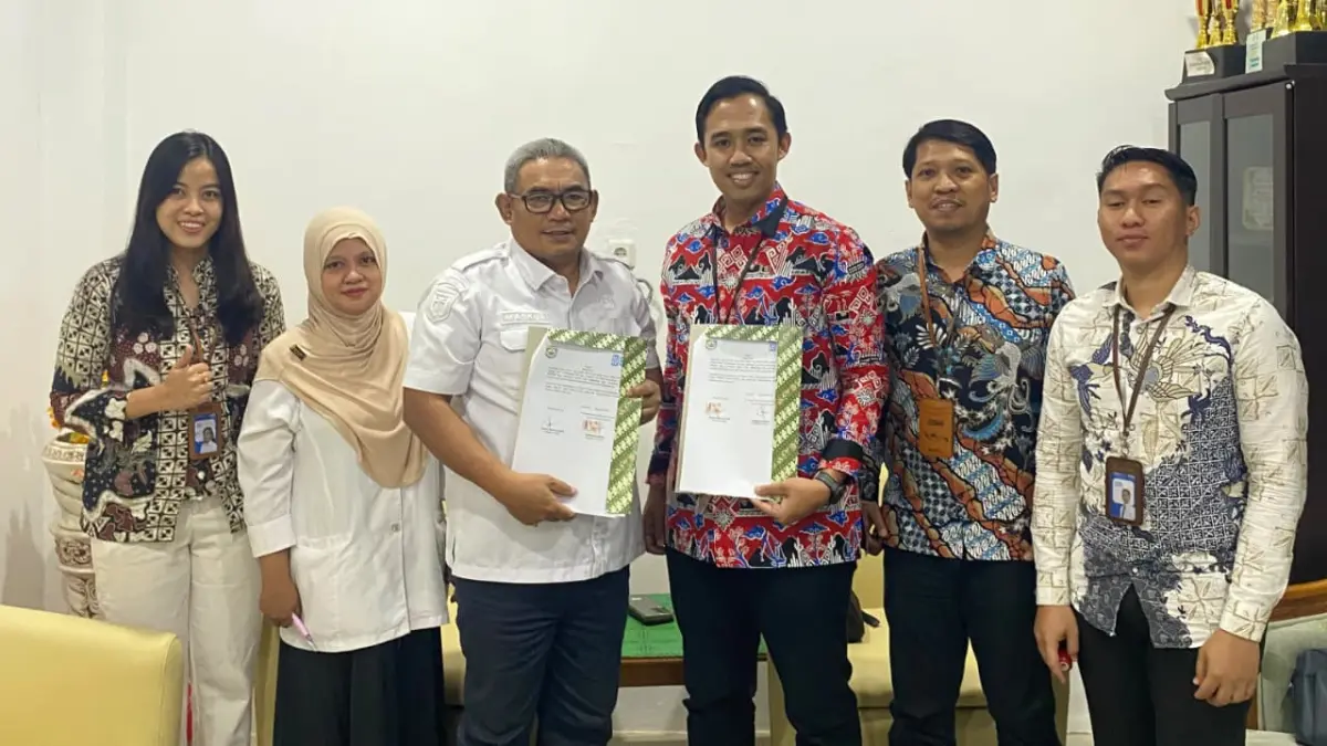 BRI BO Morowali dan RSUD Morowali menandatangani MOU kerja sama digitalisasi layanan keuangan untuk memperkuat efisiensi, transparansi, dan kualitas pelayanan kesehatan di Kabupaten Morowali. (Humas BRI)