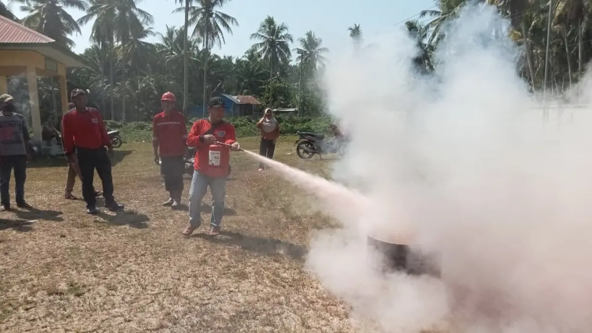 PT Letawa memperkuat upaya pencegahan kebakaran hutan dan lahan (karhutla) dengan melibatkan seluruh karyawan dan masyarakat dalam kegiatan kesiapsiagaan serta pemadaman dini
