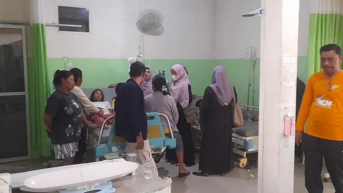 Sejumlah korban dugaan keracunan setelah mengonsumsi makanan MBG menjalani perawatan di rumah sakit di Kabupaten Banggai Kepulauan, Jumat (11/9/2026).