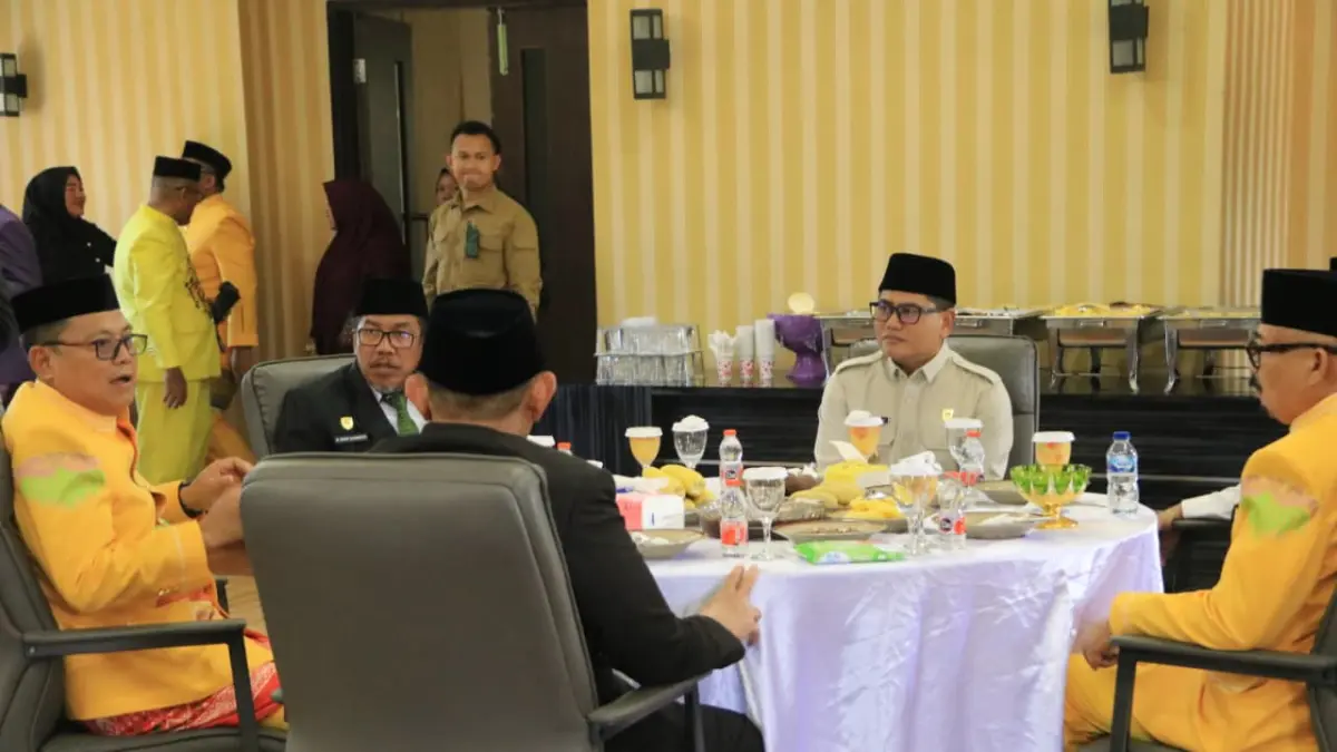 HARAPAN:  Pertemuan bersejarah Bupati Buol Risharyudi Triwibowo, saat menghadiri perayaan HUT Kabupaten Gorontalo Utara, ke 19 pada Minggu, 19 April 2026 yang lalu, dengan Gubernur Gorontalo Gusnar Ismail, Bupati Gorontalo Utara Toriq Modanggu, Wabup Buol Moh. Nasir Dj Daimaroto, Bupati Pohuwato Saipul A. Mbuinga.(FOTO: DISKOMINFO BUOL/RADAR PALU).