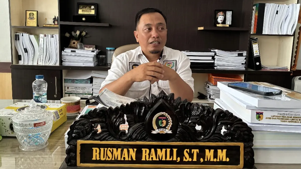 Ketua Komisi B DPRD Kota Palu, Rusman Ramli. FOTO: Annisa Nurul Wibdy.