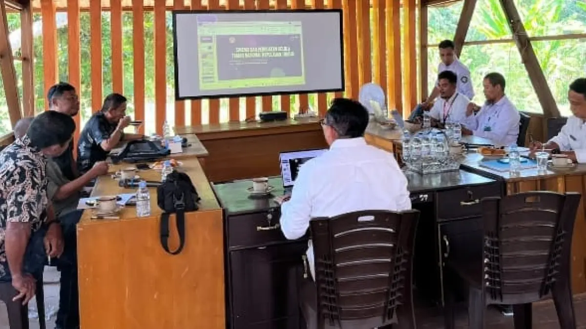 SILATURAHMI: Kepala BTNKT Askari Dg. Masikki, saat bersilaturahmi dengan awak media di kantor BTNKT, Kabupaten Touna, Senin (14/9/2026).(FOTO: HERIYANTO LIMAHU/RADAR PALU).