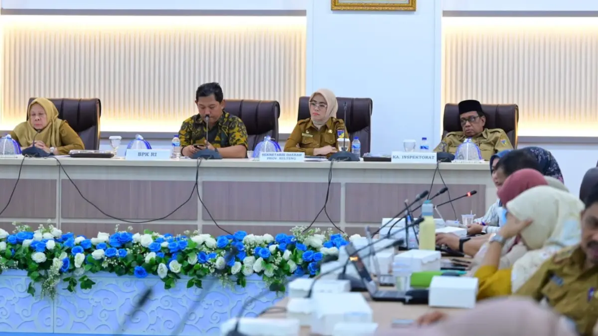 Wakil Gubernur Sulteng Reny Lamadjido bersama BPK RI usai pertemuan dengan Gubernur Anwar Hafid, di Ruang Polibu, Kantor Gubernur Sulteng, Senin (14/9/2026). FOTO: BIRO ADPIM SULTENG