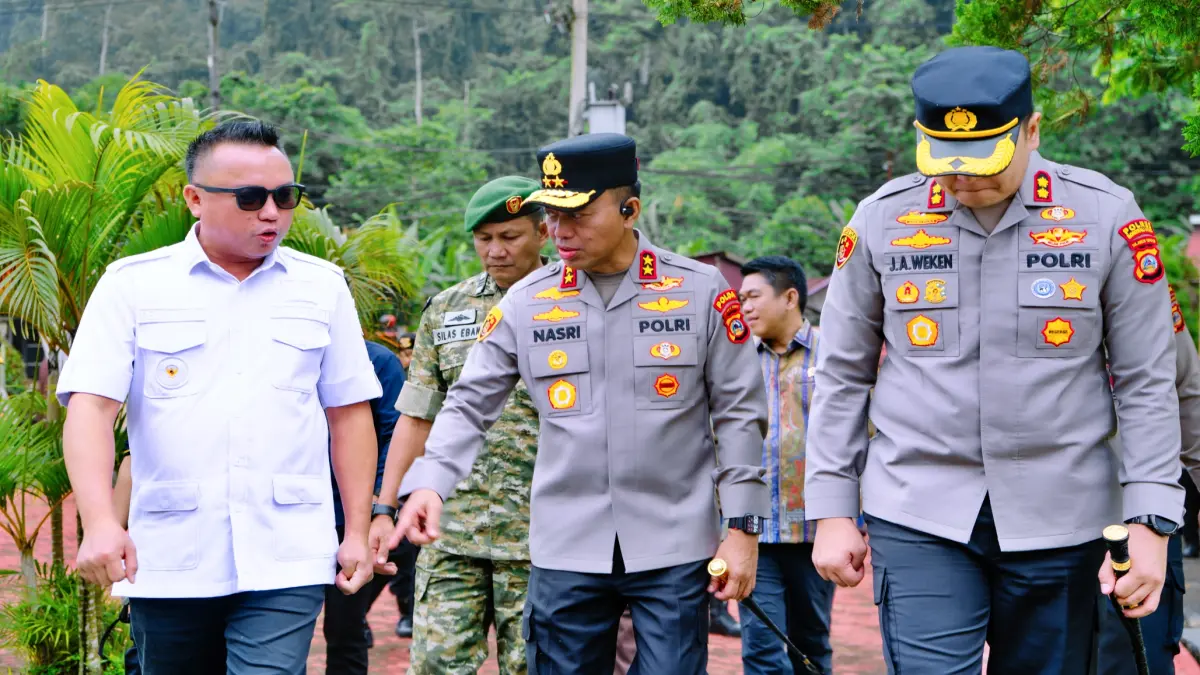 KUNKER: Kapolda Sulteng Irjen Pol. Nasri Sulaeman bersama Bupati Morut Delis Julkarson dan Kapolres Morut AKBP Junaidy Anthonius Weken saat berada di Mapolres Morut, Jumat (18/9/2026). (FOTO: ISTIMEWA/RADAR PALU)