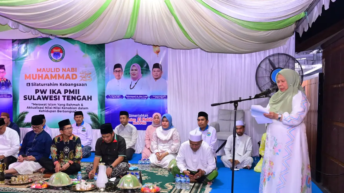 Wakil gubernur Sulteng, dr Reny A Lamadjido saat memberi sambutan pada acara PW IKA PMII Sulteng.