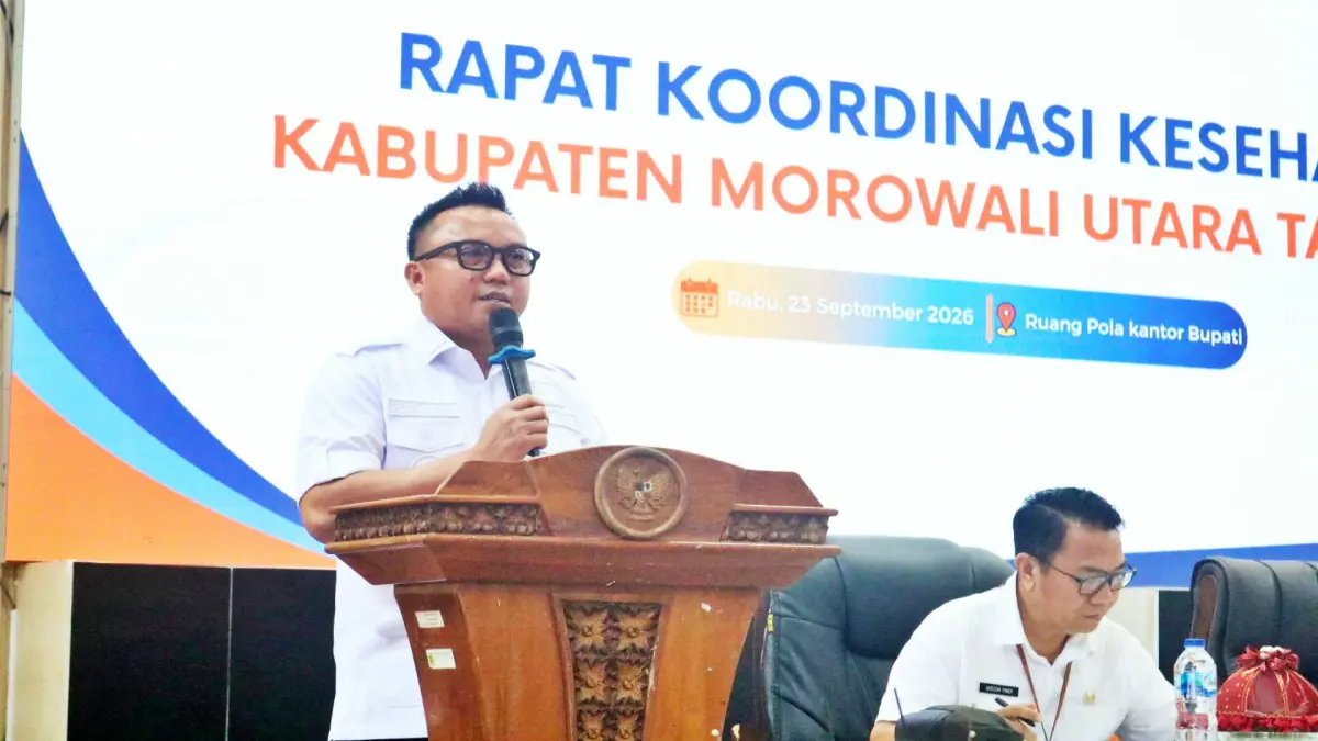 INSTRUKSI: Bupati Morowali Utara Delis Julkarson Hehi meminta berbagai hambatan dalam pelaksanaan program kesehatan segera dituntaskan saat membuka membuka Rapat Koordinasi Kesehatan di Ruang Pola Kantor Bupati, Rabu (23/9/2026). (FOTO: ISTIMEWA/RADAR PALU)