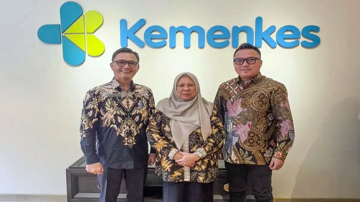 AUDIENSI: Wagub Sulteng Reny A. Lamadjido bersama Bupati Morut Delis Julkarson Hehi dan Plt Kadis Kesehatan Morut Arif Paskal Pokonda saat menghadiri audiensi dengan Wamenkes Benjamin Paulus Octavianus di Kantor Kemenkes RI, Kamis (24/9/2026). (FOTO: ISTIMEWA/RADAR PALU)