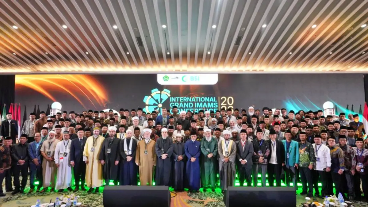 DEKLARASI: Para Imam besar dari berbagai negara menghadiri International Grand Imams Conference (IGIC) 2026 yang berlangsung 25-27 September di Jakarta. Pertemuan ini memprakarsai terbentuknya The International Assembly of Mosque Imams (IAMI) sekaligus memilih Menteri Agama yang juga Imam Besar Masjid Istiqlal Nasaruddin Umar sebagai presiden pertama IAMI. (FOTO: ISTIMEWA/RADAR PALU)