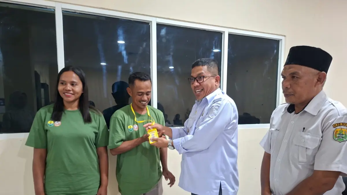 MELEPAS: Wabup Buol, Moh. Nasir Daimaroto, secara resmi melepas keberangkatan Kontingen Lembaga Pembinaan dan Pengembangan Pesparani Katolik Daerah (LP3D) Kabupaten Buol.(FOTO: DINAS KOMINFO BUOL/RADAR PALU).