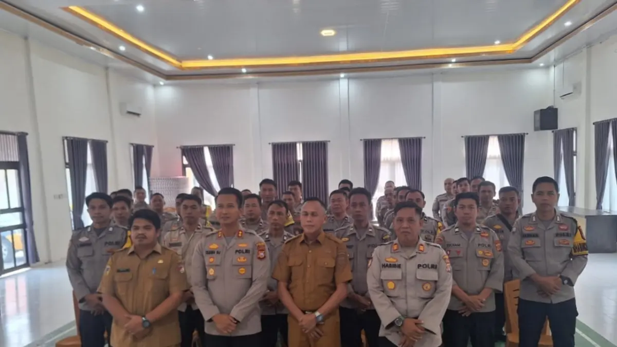 PERLINSOS: Polres Touna, menggelar analisis dan evaluasi (Anev) sekaligus sosialisasi Program Perlindungan Sosial (Perlinsos) dan aktivasi Identitas Kependudukan Digital (IKD) bagi personel Satbinmas dan Bhabinkamtibmas, Senin (5/10/2026).(FOTO: HERINTANTO LIMAHU/RADAR PALU).