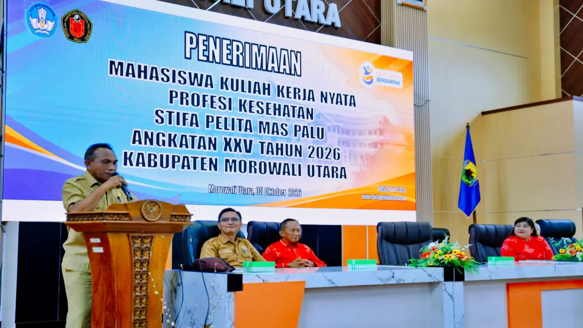 KKN: Sekkab Musda Guntur menyampaikan apresiasi kepada STIFA Pelita Mas Palu yang telah menurunkan mahasiswanya melaksanakan KKN di Morut saat acara penerimaan mahasiswa KKN Profesi Kesehatan Angkatan XXV di Ruang Pola Kantor Bupati Morut, Senin (5/10/2026). (FOTO: ISTIMEWA/RADAR PALU)