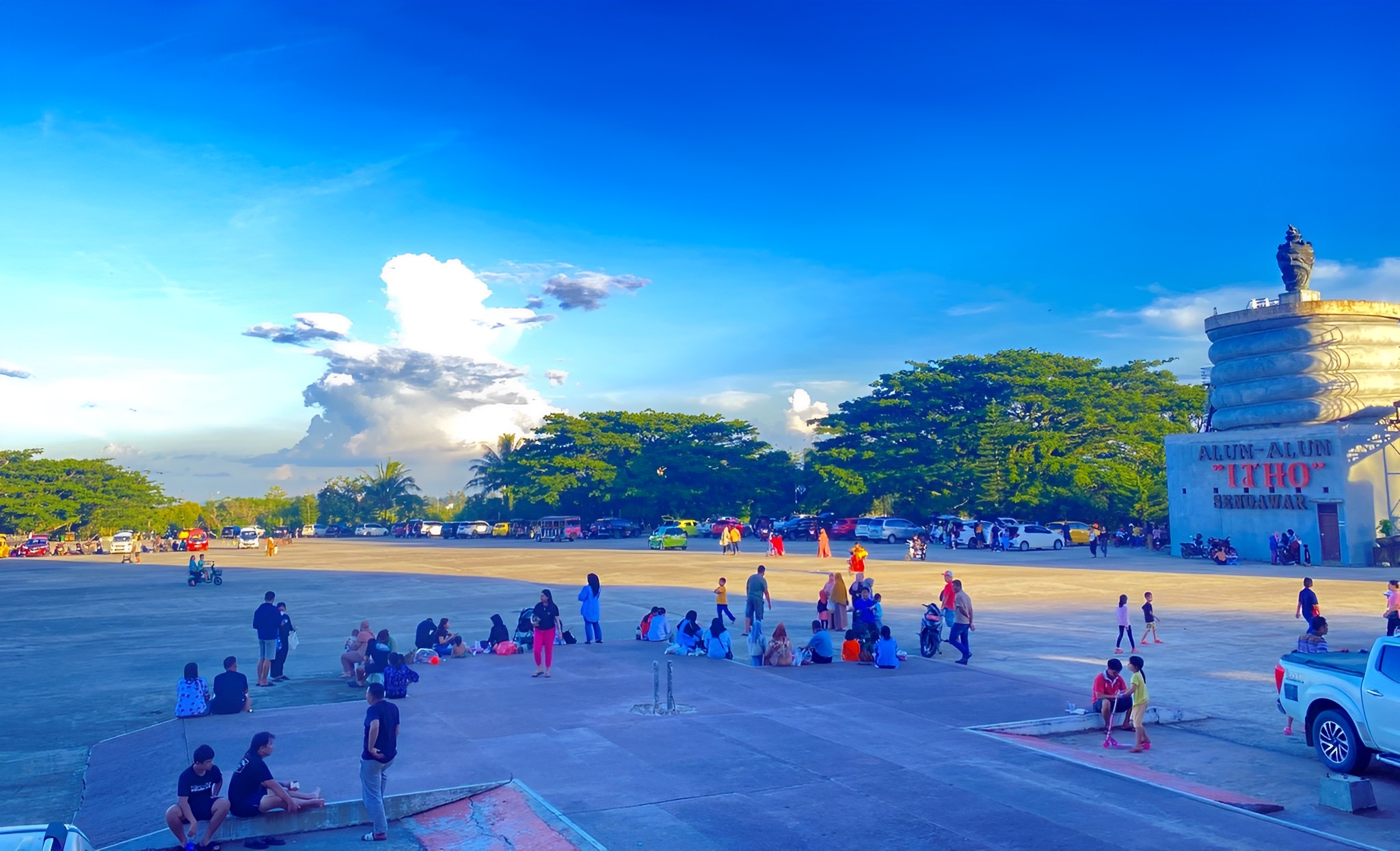 Alun-Alun Itho Sendawar