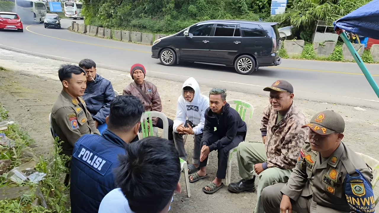 Polisi sedang melakukan penyelidikan terkait dugaan pungutan liar dan premanisme di parkiran Warpat Puncak, Kabupaten Bogor.