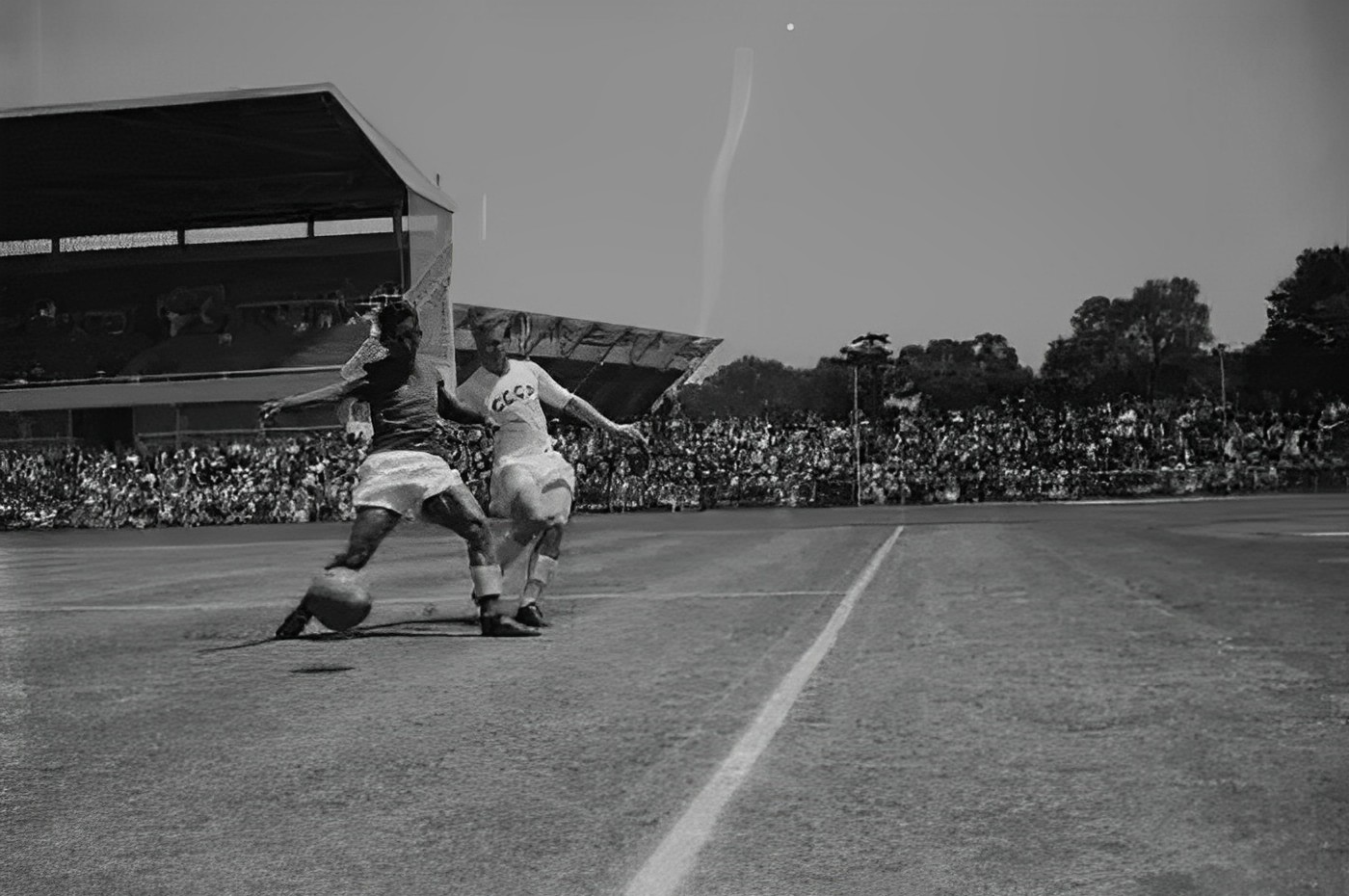 Pada Olimpiade 1956, Rusli Ramang bersama Timnas Indonesia berhasil menampilkan pertandingan yang baik melawan Uni Soviet.