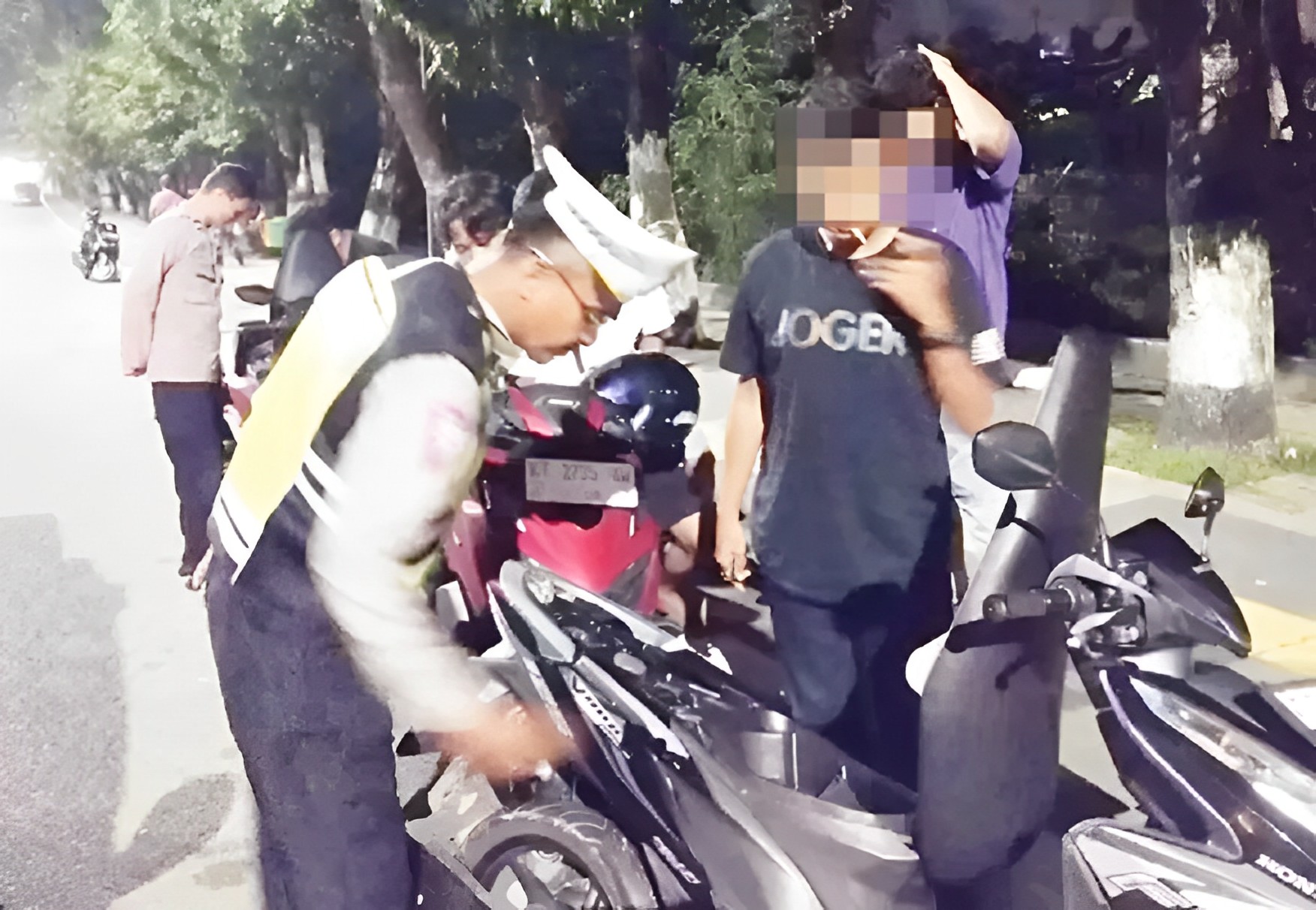 10 motor diamankan polisi karena menggunakan knalpot bising.