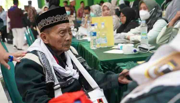 Berusia 109 Tahun tak mematahkan semangatnya untuk Berhaji.