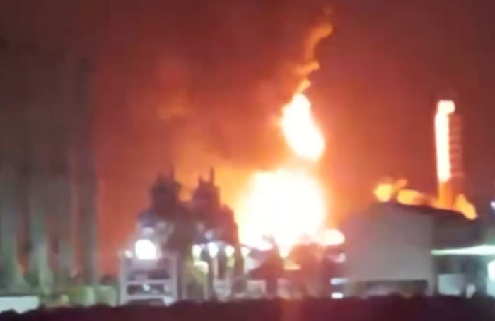 Kebakaran Besar di kilang Minyak Balikpapan