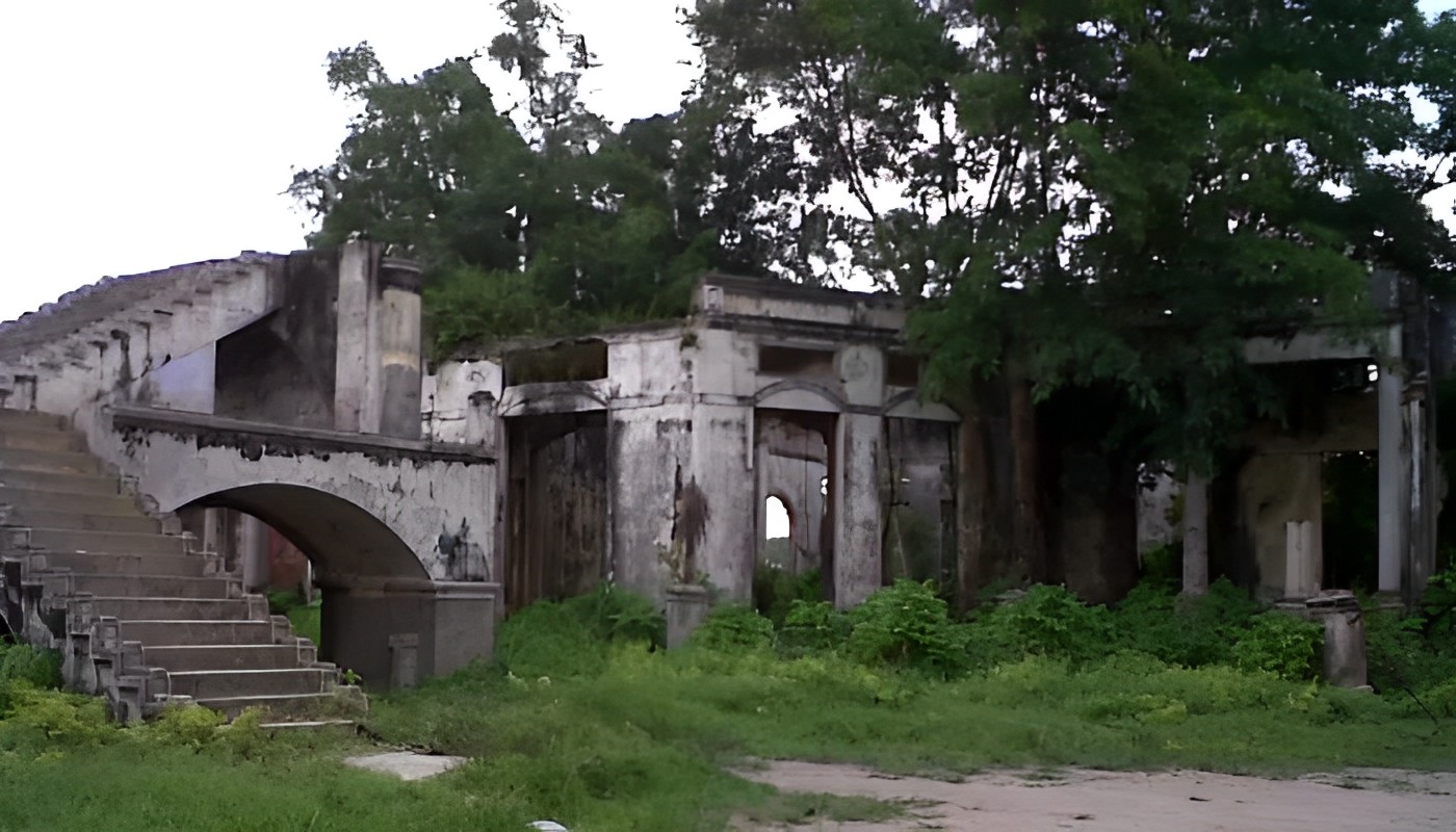 Cagar Budaya Sumut, dijelaskan jika Istana Kota Bahran merupakan peninggalan sejarah Kesultanan Kotapinang.