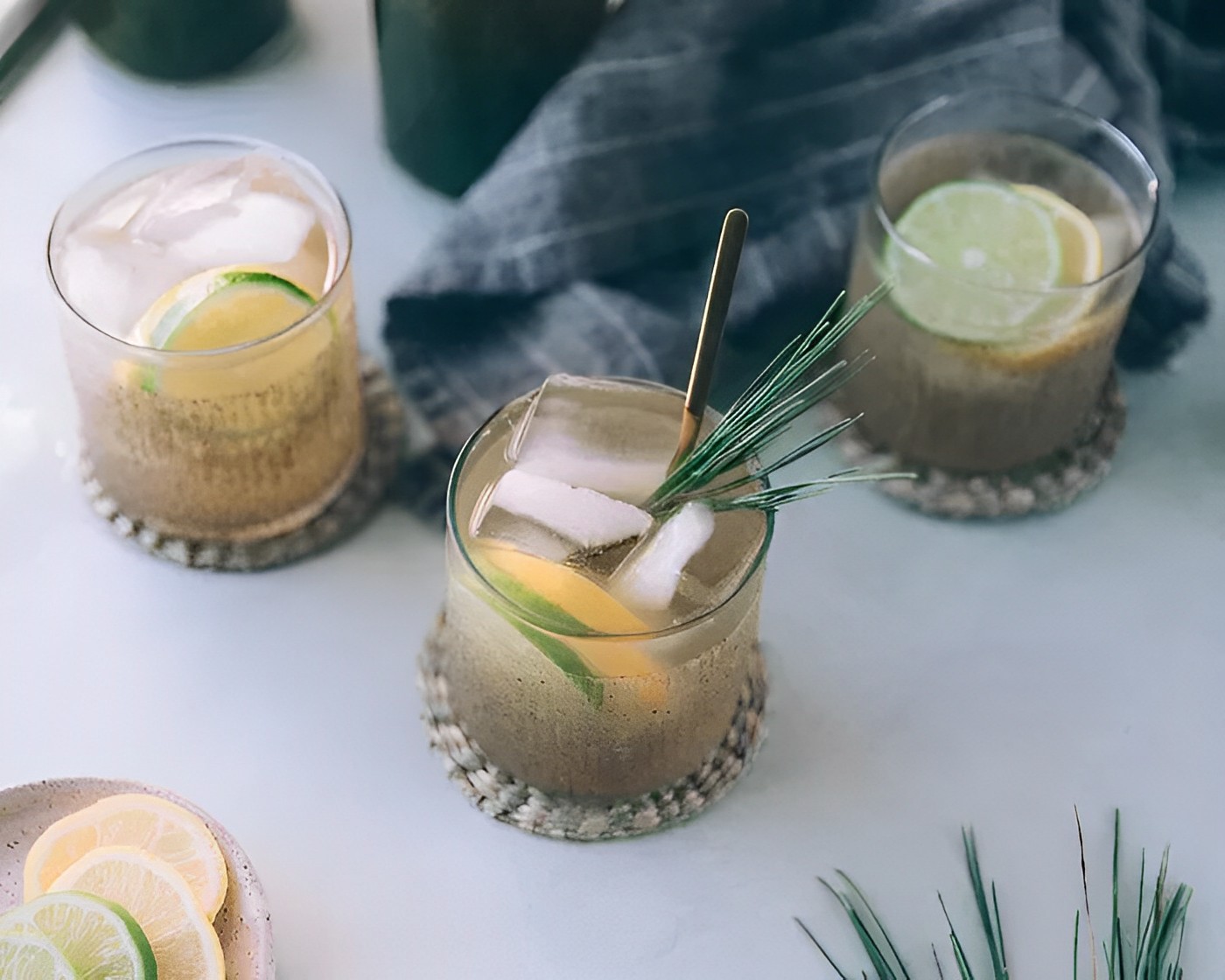Soda daun pinus menyegarkan dan cocok diminum saat cuaca panas
