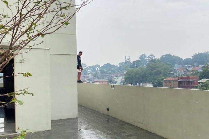 Saat Rahul Pinem Atlet MMA akan melakikan terjun bebas