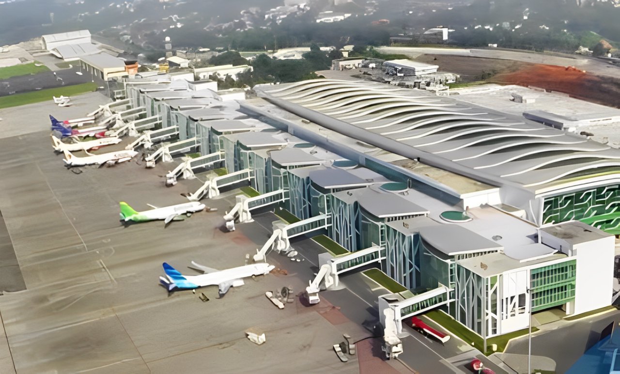Pesawat Jumbo Jet Garuda Indonesia siap mengudara menuju IKN! Saksikan kemegahannya hanya di Bandara Sepinggan Balikpapan.