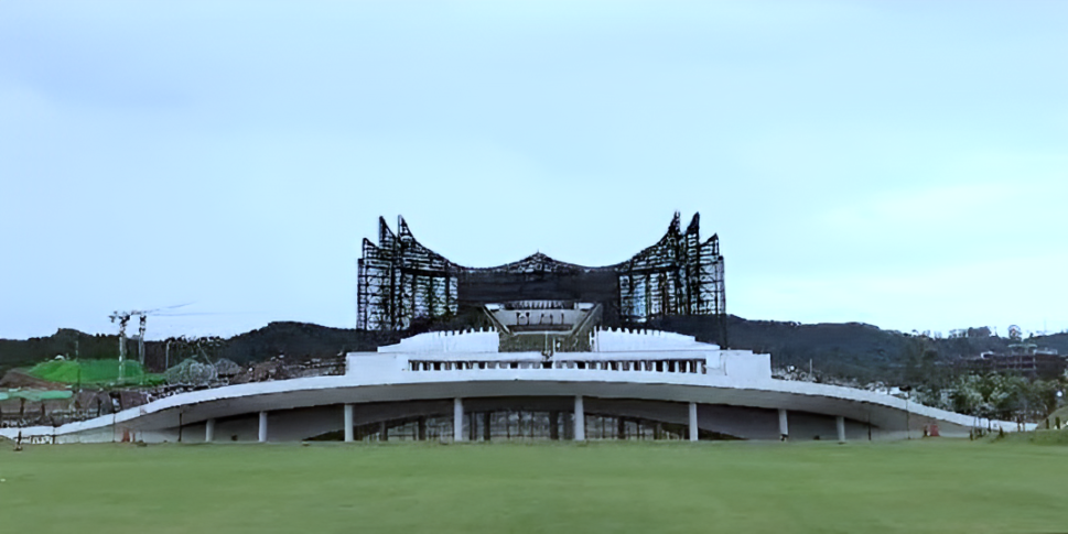 Istana Garuda yang megah dan modern di IKN. Simbol kebanggaan bangsa Indonesia yang dibangun oleh anak bangsa sendiri.