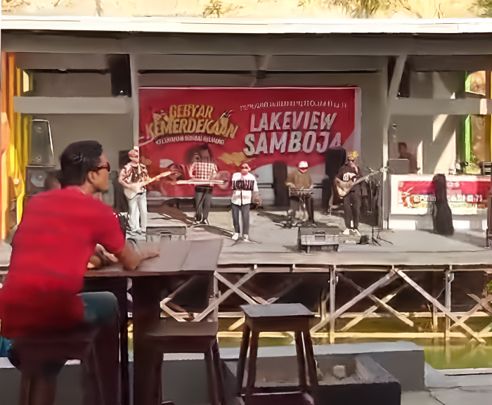 Setelaah lelah menikmati Wahana Permainan, kini saatnya kamu menikmati suguhan live musik disore hari