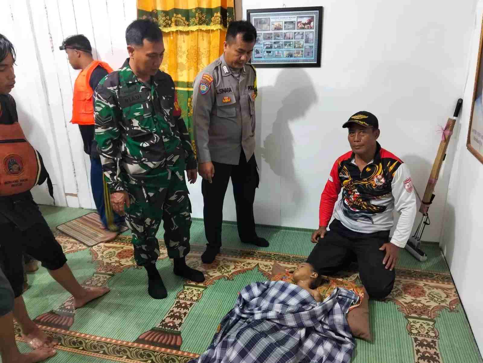 Bocah perempuan berusia 3 tahun ditemukan meninggal dunia setelah terseret arus banjir di Samarinda. Musibah ini menjadi peringatan bagi kita semua untuk selalu waspada terhadap bahaya banjir.