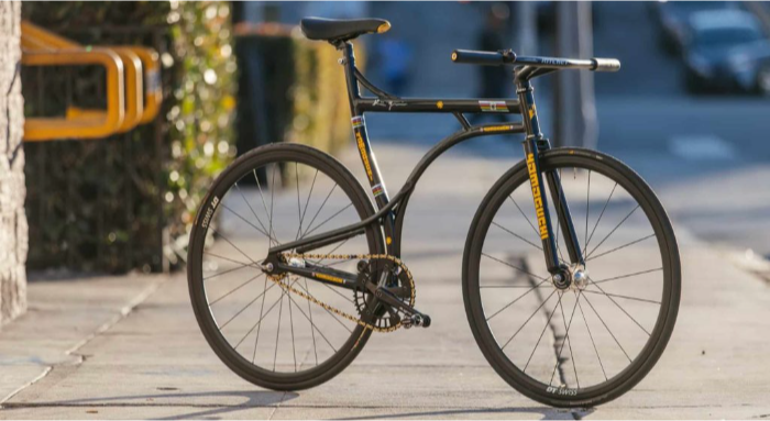 jika Anda menyukai sepeda dengan gaya simpel, sepeda fixie adalah pilihan yang pas. Bentuknya yang ramping dan bobotnya yang ringan membuat sepeda ini banyak diminati oleh kalangan muda.