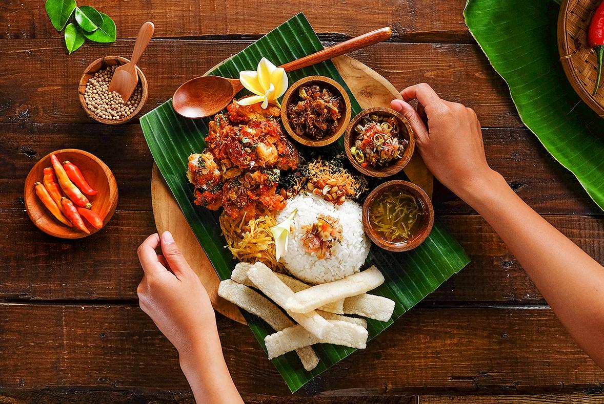 Bumbu dan rempah-rempahnya yang khas, membuat menu masakan Indonesia yang rata-rata rasanya pedas menjadi salah satu daya tarik bagi para penikmat kuliner dari seluruh dunia.