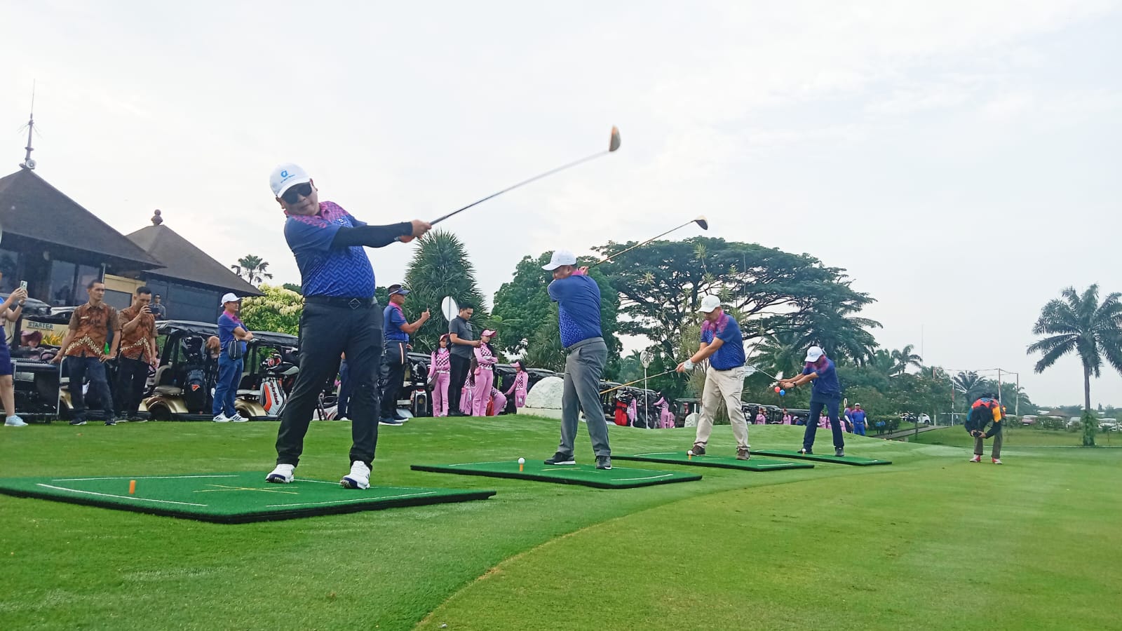 Ayo Golf Tournament 2024 sukses diadakan di Klub Golf Bogor Raya dengan hadiah fantastis. Simak selengkapnya disini Cess!