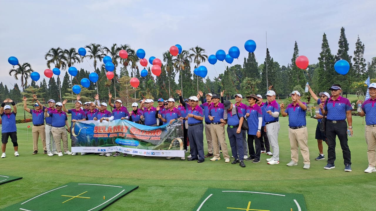 Pemain golf di Klub Golf Bogor Raya menikmati turnamen seru dengan hadiah fantastis, termasuk mobil dan motor!