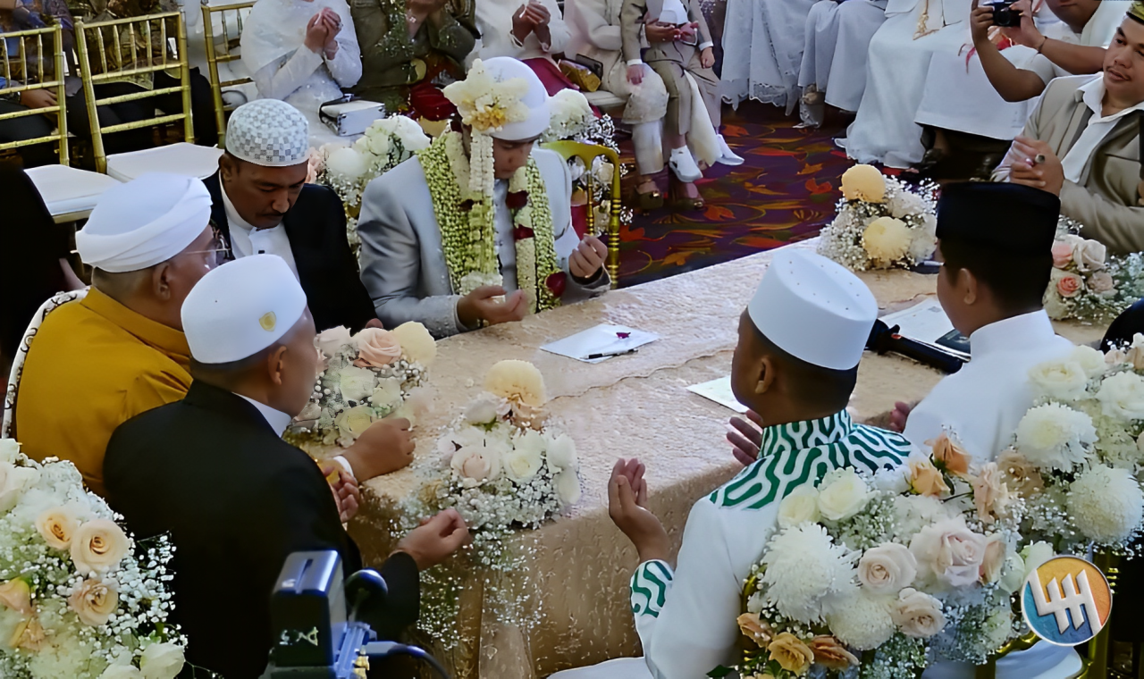 Momen bahagia akad nikah Cindara dan Abdu di Balikpapan penuh haru,  bahagia dan tradisi adat yang memukau.