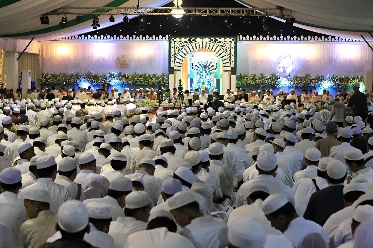 Jutaan jamaah hadir dalam Haul Guru Sekumpul 2025, mengenang jasa ulama besar KH Muhammad Zaini Abdul Ghani.