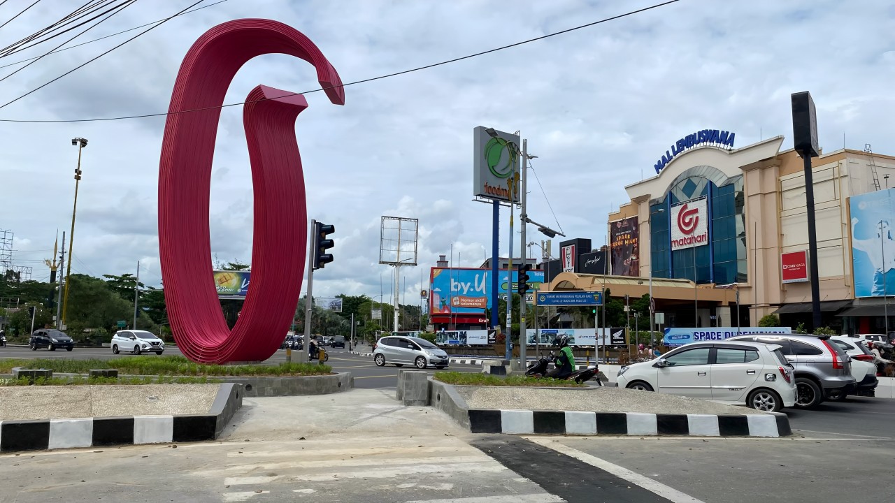 Tugu Pesut Samarinda jadi perbincangan hangat! Simbol baru atau gagal estetika? Simak info selengkapnya disini Cess!
