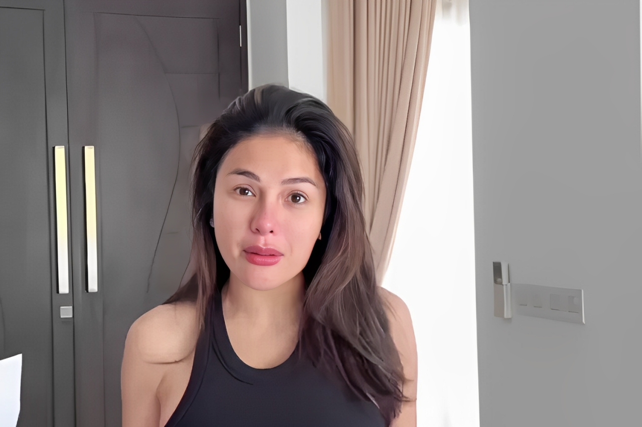 Nikita Mirzani akui tengah hamil setelah ditetapkan sebagai tersangka oleh Polda Metro Jaya.