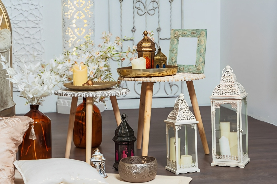 Pajang foto keluarga dalam bingkai unik, Buat karya seni sendiri seperti kaligrafi DIY, Hias toples kue Lebaran bareng keluarga, biar makin seru!