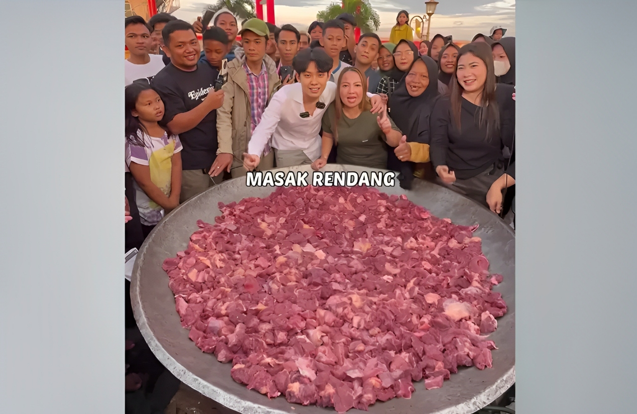 Willie Salim kehilangan 200 kg rendang saat memasak di Palembang. Bobon Santoso ungkap kejanggalan yang bikin heboh netizen. Benarkah ini settingan?