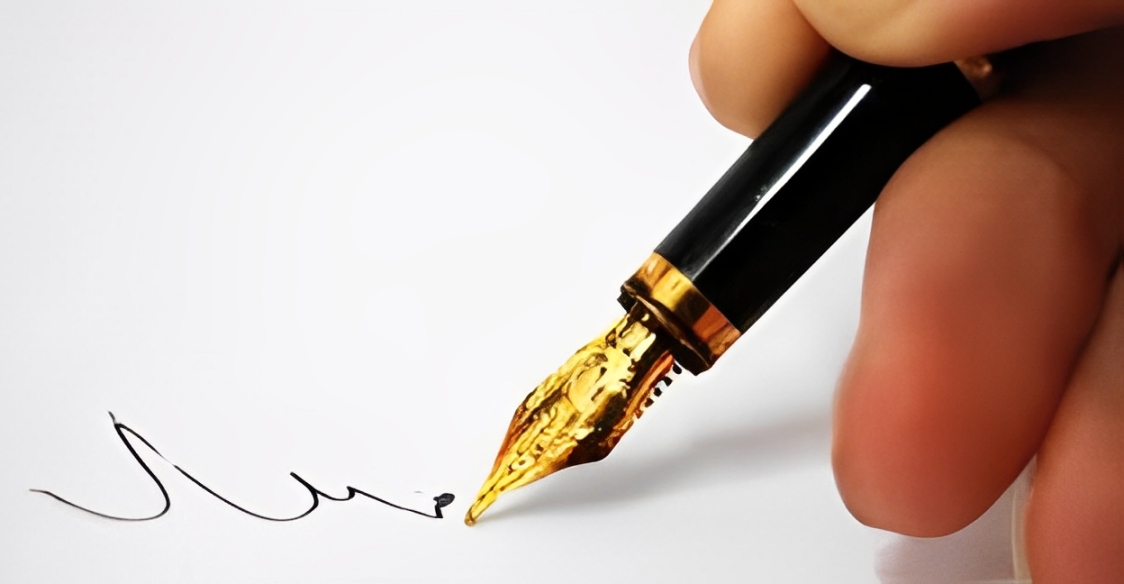 Benarkah tinta pulpen terbuat dari tinta cumi? Temukan fakta menariknya disini!