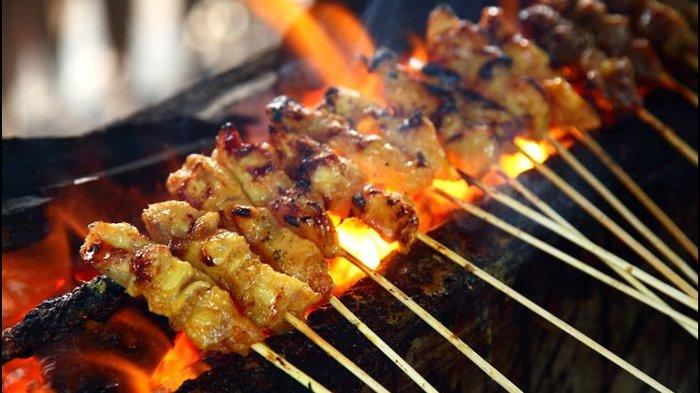 Kenapa sate harus ditusuk? Temukan jawabannya dan kenali alasan kenapa tradisi ini tetap dipertahankan!