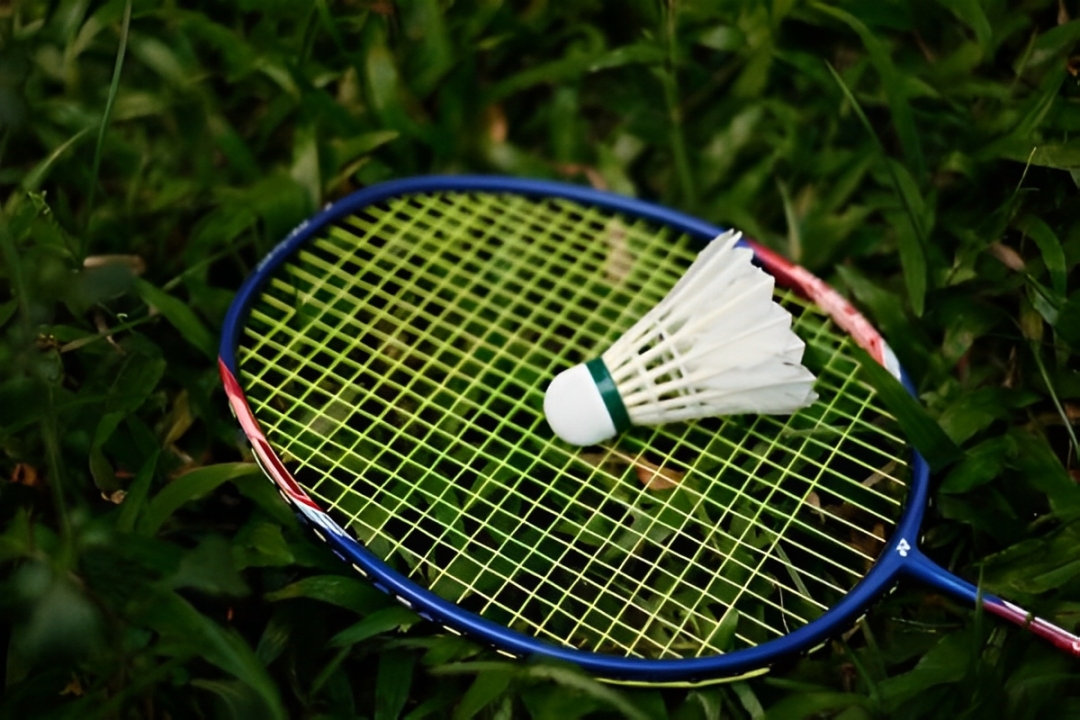 Victor Thruster F, Auraspeed 90 & DriveX 9X &mdash; 3 raket badminton terbaik untuk smash keras dan cepat, bikin lawan takluk di lapangan!