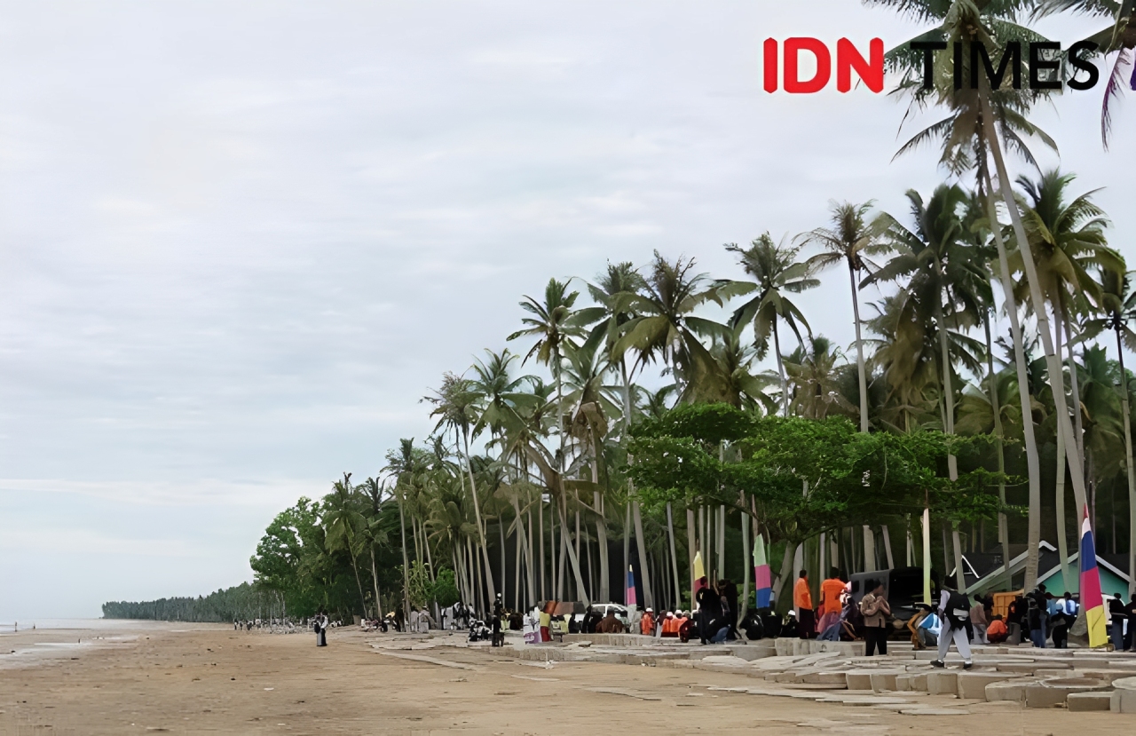 Potret indah Pantai Nipah-Nipah di Penajam Paser Utara dengan pasir putih dan panorama laut yang bikin betah, cocok buat healing, Cess!