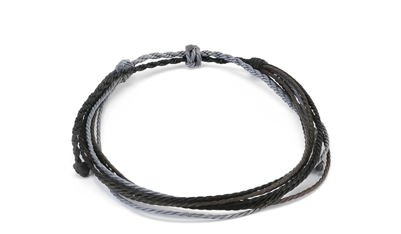 Cari gelang pria yang modis dan stylish? Ini dia 5 rekomendasi gelang pria keren buat gaya makin percaya diri. Simak info selengkapnya disini Cess!