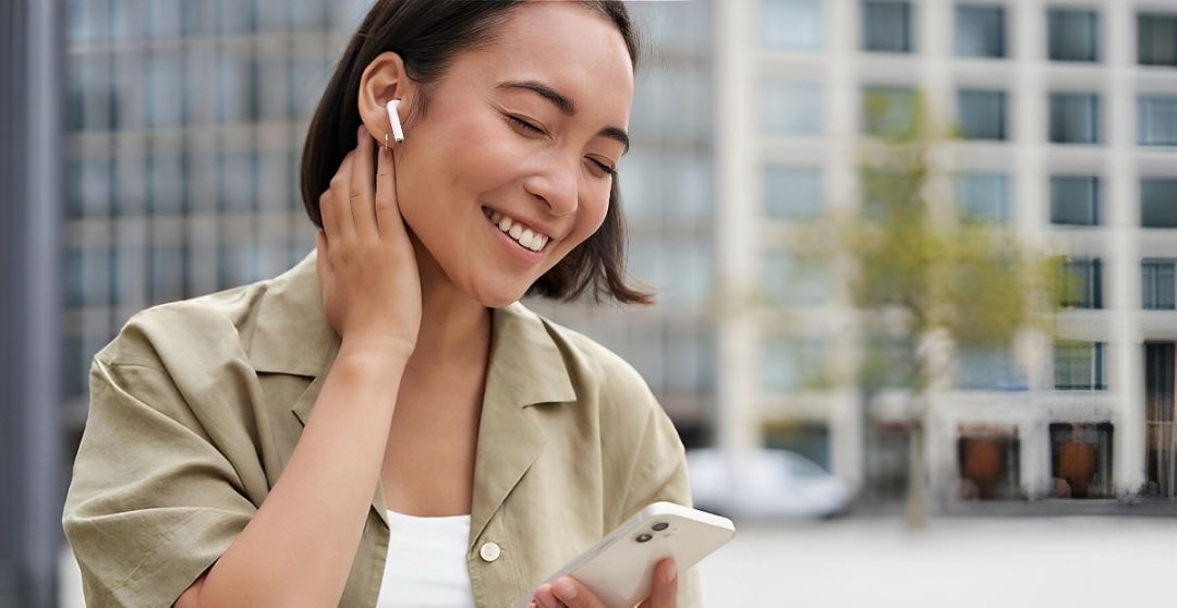 Rekomendasi 3 earphone musik terbaik 2025 dengan suara jernih dan harga ramah di kantong. Simak info selengkapnya disini Cess!