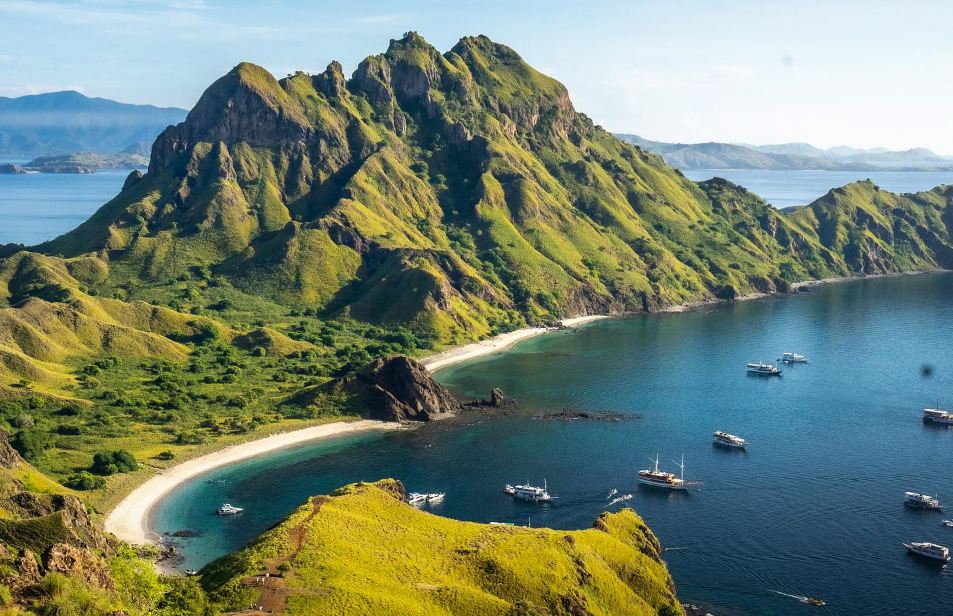 Bikini Atoll di Kepulauan Marshall, destinasi eksotis yang menyimpan sisa radiasi nuklir, bikin siapa saja berpikir dua kali.